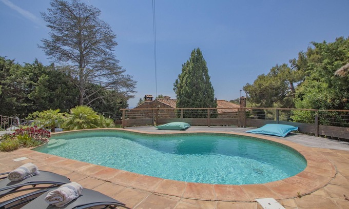 Carqueiranne Villa | Charming Villa "SAVUTI", sea view & pool, near beaches, 6-10P