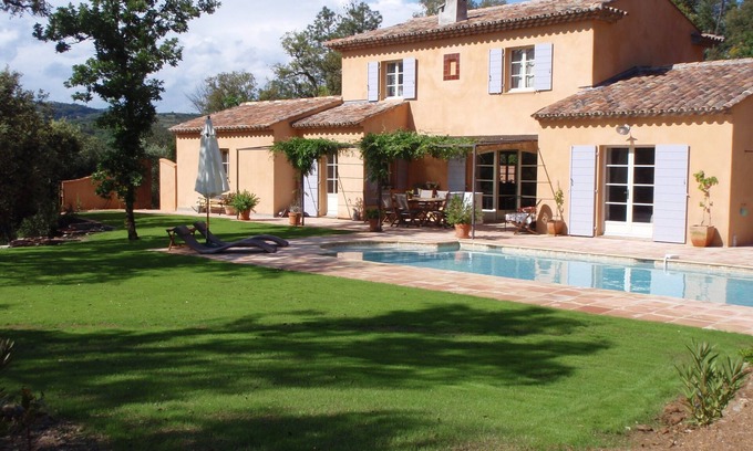 Cogolin Villa | Charming villa with swimming pool in the countryside Near St TROPEZ