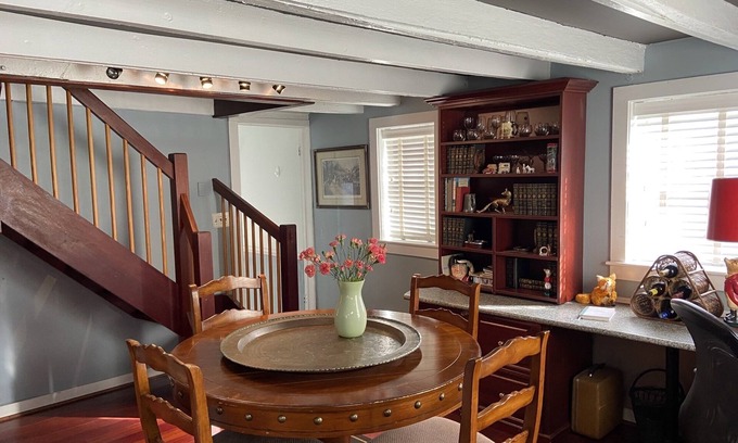 Middleburg Cottage | Charming Writer's Cottage in the Heart of Middleburg