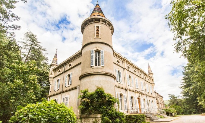 Grospierres Bed & Breakfast | Chateau de Bournet