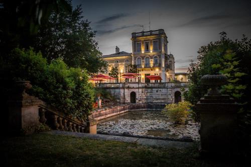 Chasseneuil-du-Poitou Hotel | Chateau du Clos de la Ribaudiere - Teritoria