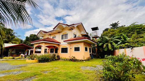 San Pedro House | Chateau La Princesa with cozy garden & bar