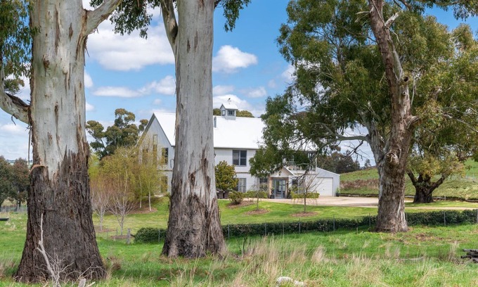 Essington House | Chateau Wollemi, Essington, Oberon NSW