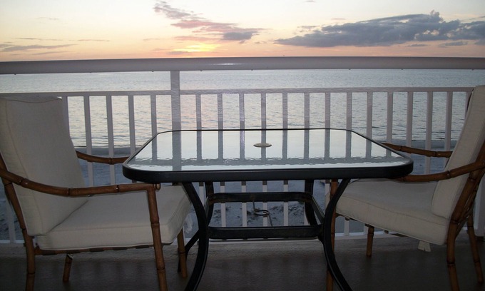 Indian Shores Condo | Chateaux Beachfront Condo