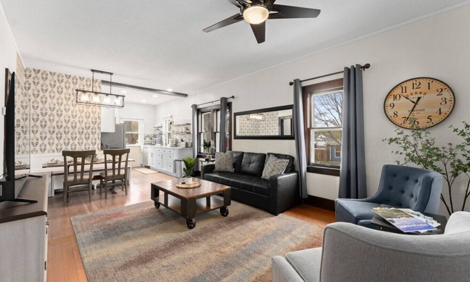Sioux Falls House | Cheerful 3 Bed 1 Bath Bungalow w/Cathedral views