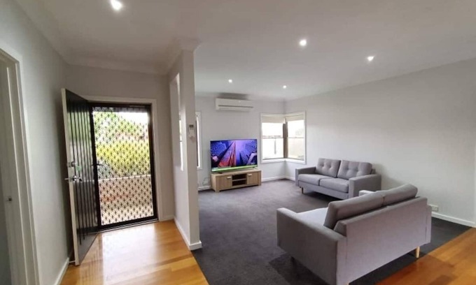 Redan House | Cheerful 3-bedroom home, walking distance to shops