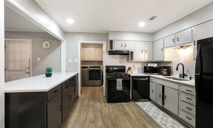 Highlands - Perkins House | Cheerful - 4 bedroom home in the center of the City