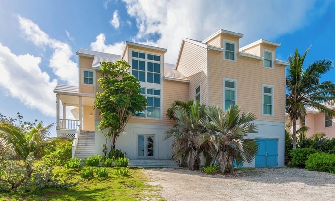 Hope Town Villa | Cheers - Your Perfect Beachfront Escape with Private Dock Slip Pool Ocean