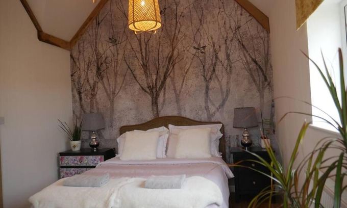 Cheltenham Apartment | Cheltenham accommodation -self-catering-2 bedrooms