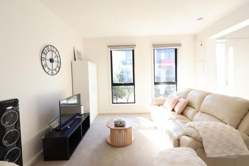 Cheltenham House | Cheltenham Southland Family Retreat Entire 3BR Endless Golfclubs and Beaches