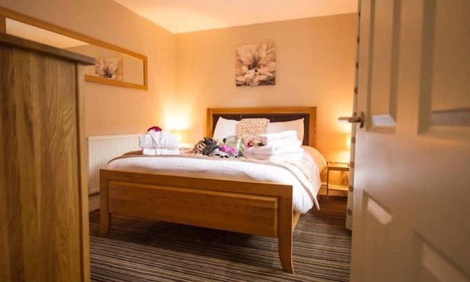 Chester Apartment | Chester Apartments (Apt A)