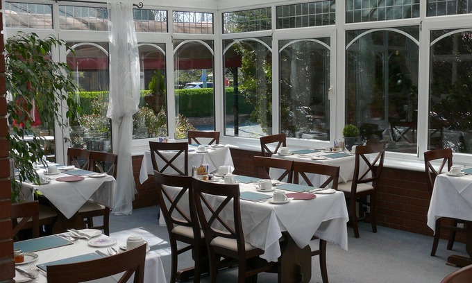 Hoole House | Chester Court Hotel