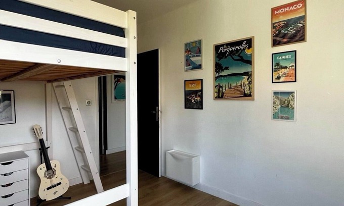Hyeres City Centre Apartment | Chez Clément - Spacious, bright apartment near downtown
