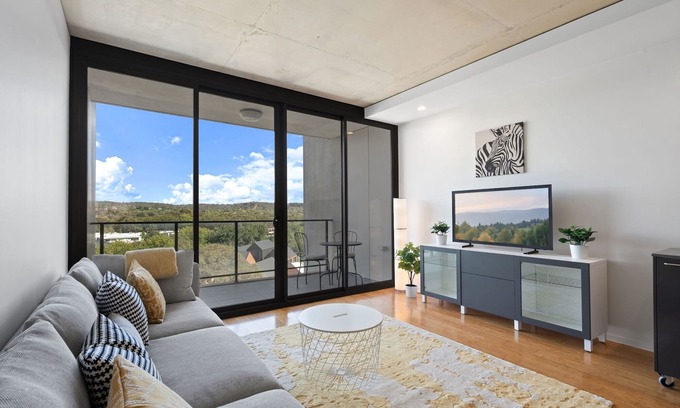 O'Connor Apartment | Chic 1-Bed Apartment Near Canberra’s Bustling CBD