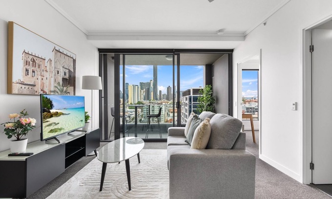 Fortitude Valley Apartment | Chic 1 Bed Inner-City Retreat with Pool and Views