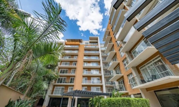 Kilimani Apartment | Chic 1-bedroom apartment with AC and fitness room in wonderful Nairobi