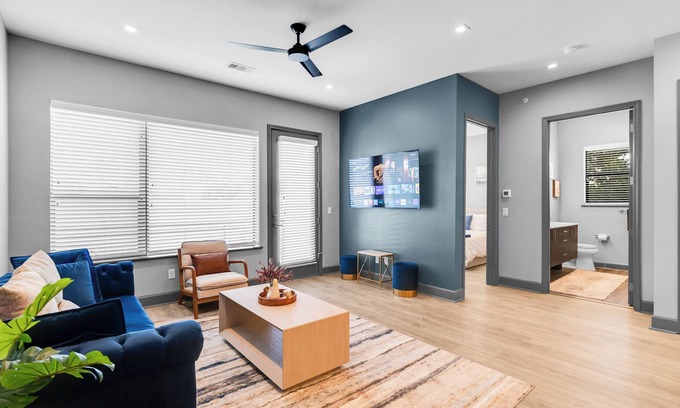 Downtown Fort Worth Apartment | Chic 1BR Apartment w/Rooftop Lounge & Gym - Near Downtown Fort Worth