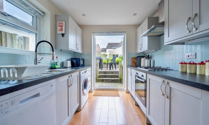 Abergavenny House | Chic 2-bedroom townhouse in vibrant Abergavenny