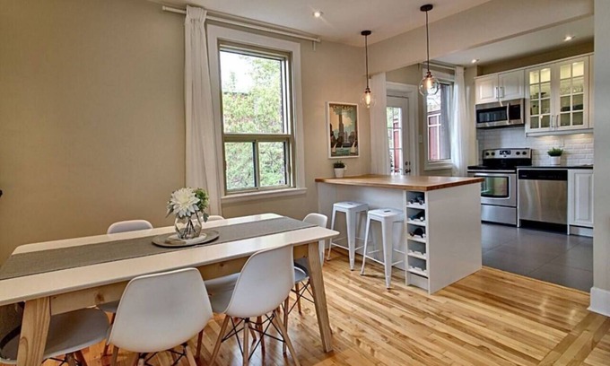 Cote-Des-Neiges—Notre-Dame-De-Grace Apartment | Chic 2BD Condo ★ 10/10 Walkscore ★ Free Parking ★ 2 Blocks from Snowden Metro
