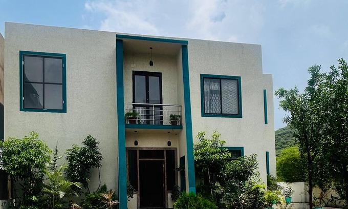 Bedla Villa | Chic 3-bedroom villa with WiFi, AC in peaceful Badi Area