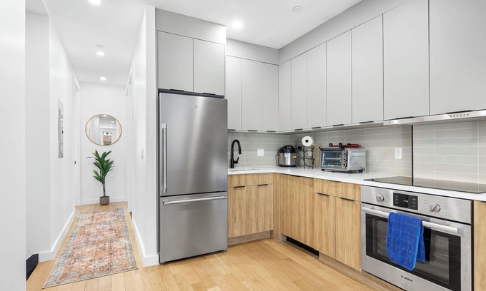 Bushwick Apartment | Chic 3-Bedroom Retreat in Trendy Bushwick, Brooklyn–Stylish Stay with Game Room!