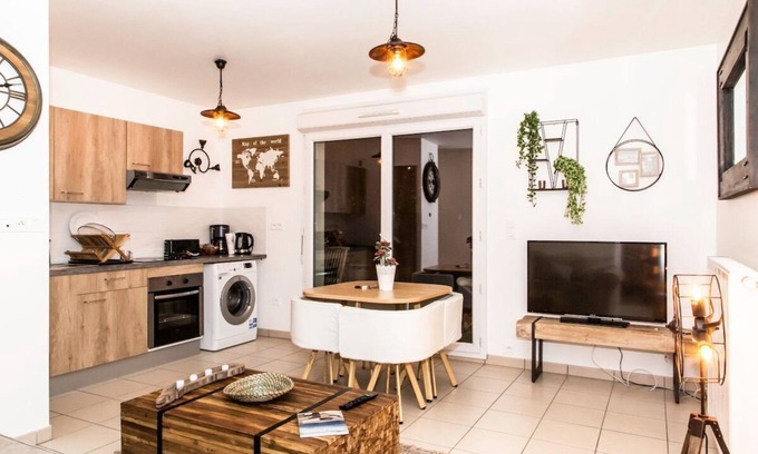 Courdimanche Apartment | Chic apart with terrace garden parking