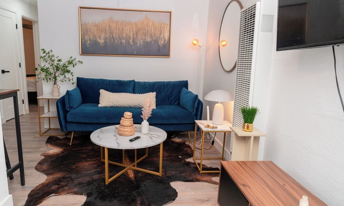 San Diego House | Chic & Cozy San Diego Getaway Near Downtown