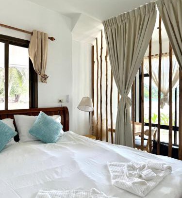 Chaloklum House | Chic house on the beach