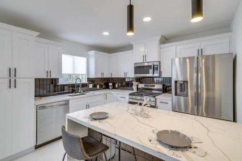 Lawndale/ Wayside Apartment | Chic Houston Apartment - 2 Mi to U of H Campus