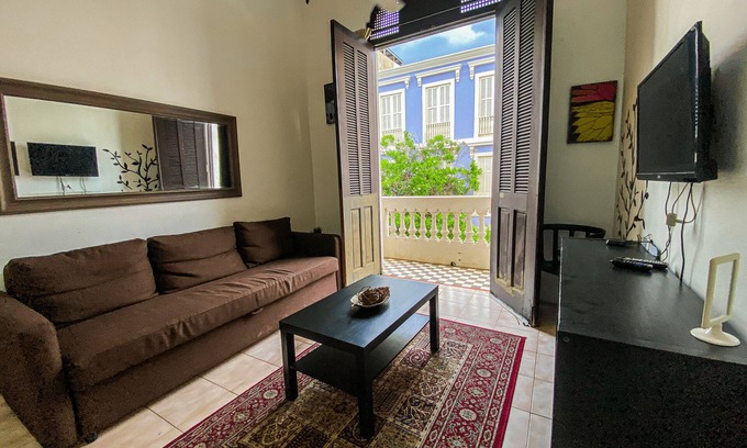 Ponce Centro Apartment | Chic loft/Great location/WiFi/Self check in-out/High Cleanliness Standards!