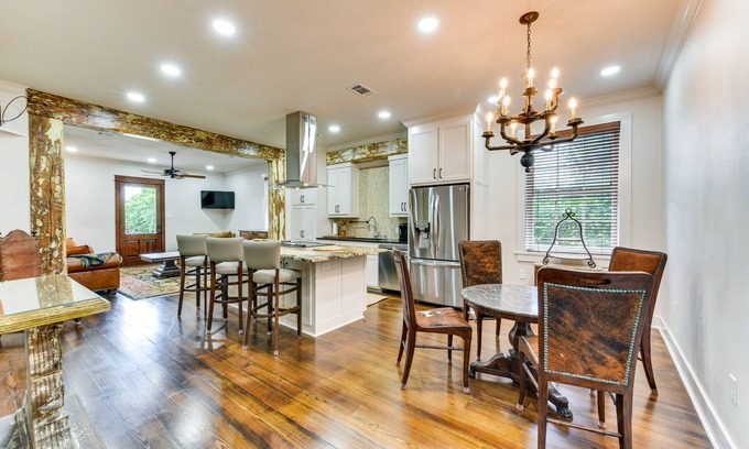 New Roads Apartment | Chic Louisiana Retreat - Balcony & River Views!