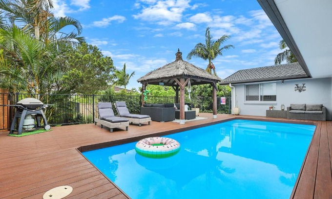 Miami House | Chic Miami 4BR Retreat with Swimming Pool & BBQ