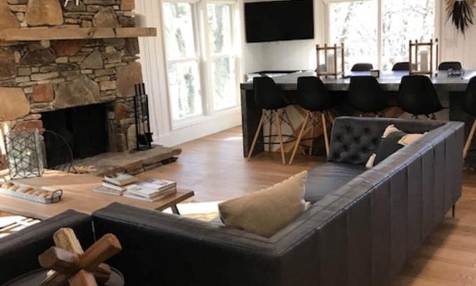 Cullowhee House | Chic Modern Mountain Cabin 220 ft of Waterfront, Dock, AC, Sleeps 12