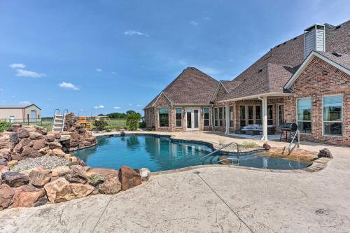 Pilot Point Villa | Chic Ranch Villa Less Than 5 Mi to Lake Ray Roberts!
