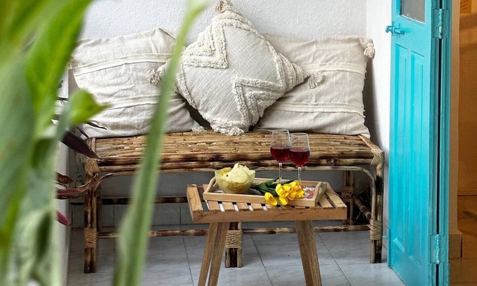 Saunta Vaddo Apartment | Chic Studio+Pool+2mins-Baga Lanenn