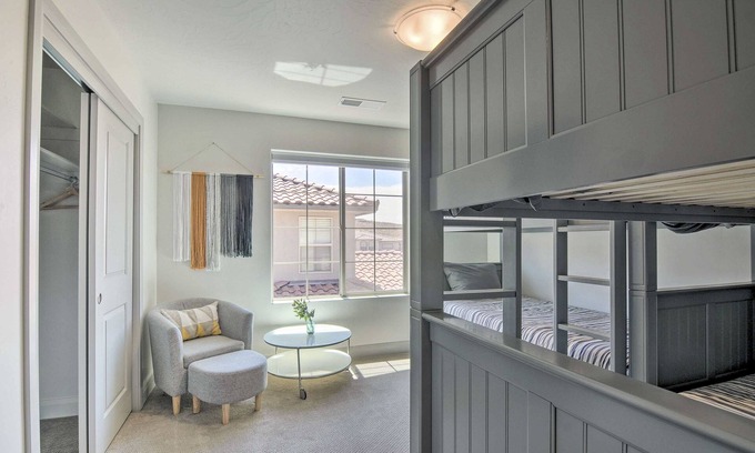 Washington House | Chic Sun-Soaked Townhome: 42 Mi to Zion Nat’l Park