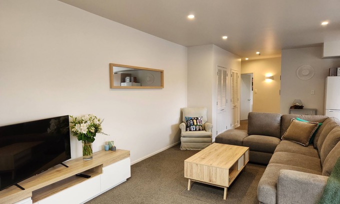 Waikanae Apartment | Chill on Trigg