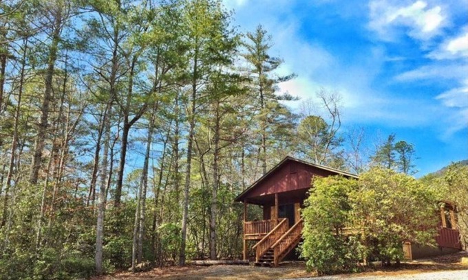 Sautee Nacoochee Cabin | Chimney Mtn 1 | 2BR Cabin, Dog Friendly, Fireplace, Covered Hot Tub. Near Helen