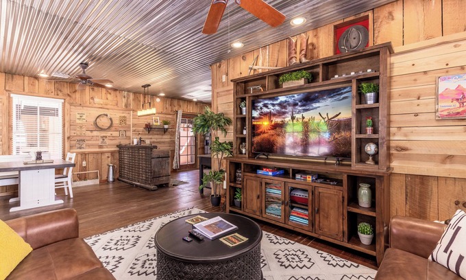 Tombstone House | China Mary Inn: "China Mary's" House right on Historic Allen St in Tombstone