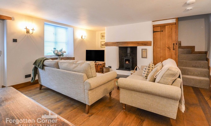 Cawsand Cottage | Chinery-Smith Cottage - sleeps 6 guests in 3 bedrooms