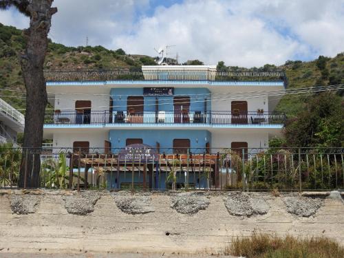 Mazzeo Hotel | ChrisMare Hotel