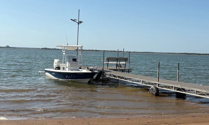Tow House | Chrissy’s Place: Lakefront/Boat Ramp/Dock/Kayaks
