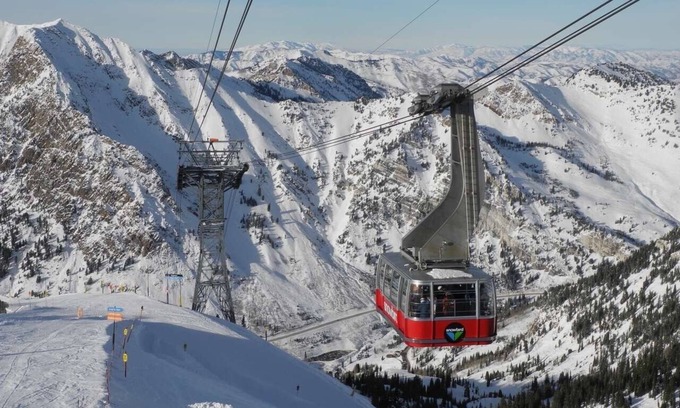 Salt Lake Mountain Resorts Hotel | Christmas at Snowbird! nIron Blosam-unit1120