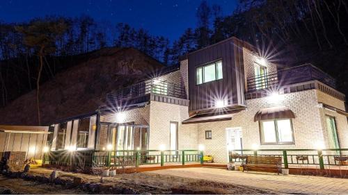 Oesil House | Chungnam cheong-yang ekohillinghauseu