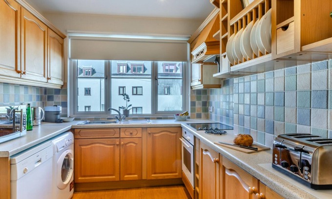 Beer Apartment | Church View - Three Bedroom Apartment, Sleeps 6