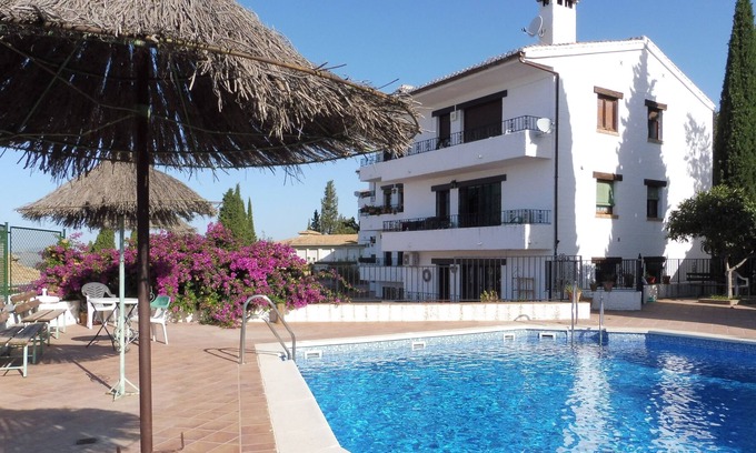 Beiro Apartment | Cielo del Albayzin pool, tennis, garden and garage