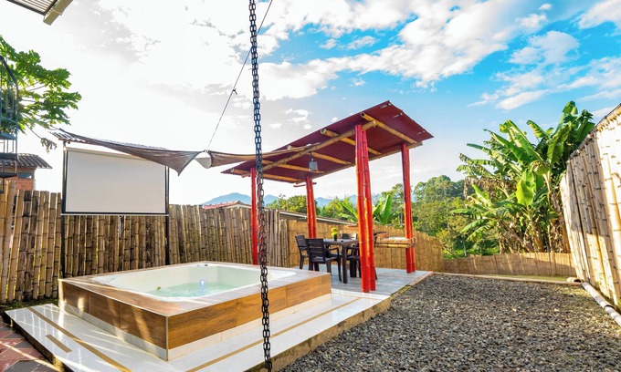 Pereira Cabin | Cinema under the stars