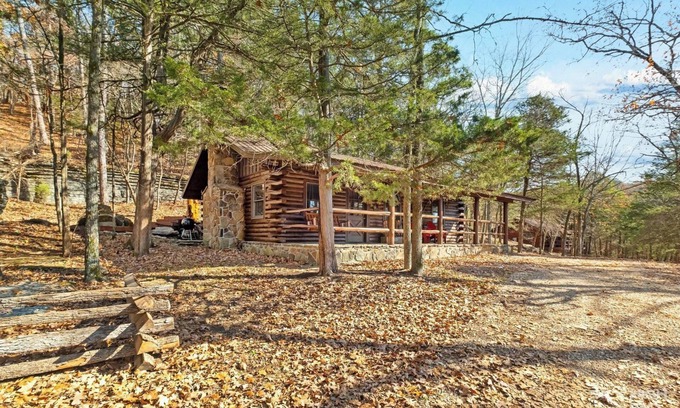 Eureka Springs Cabin | Cinnamon Valley - The Lake House