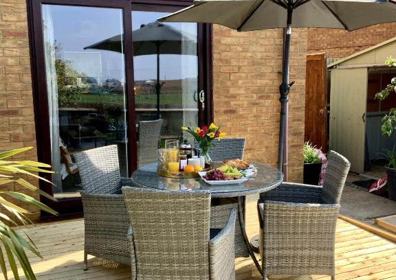 Deal House | Cinque Ports Snug - mins from Sea & Golf Course