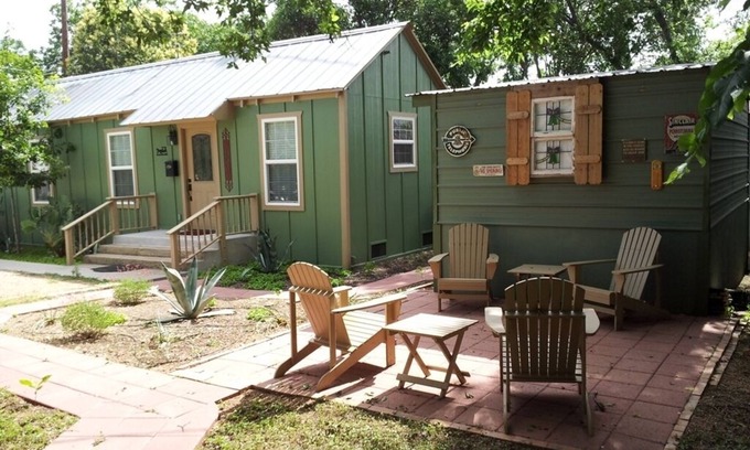 Georgetown Cottage | Circa 1880, Mattie's Manor, Carriage, just 1.5 Blocks Off the Town Square